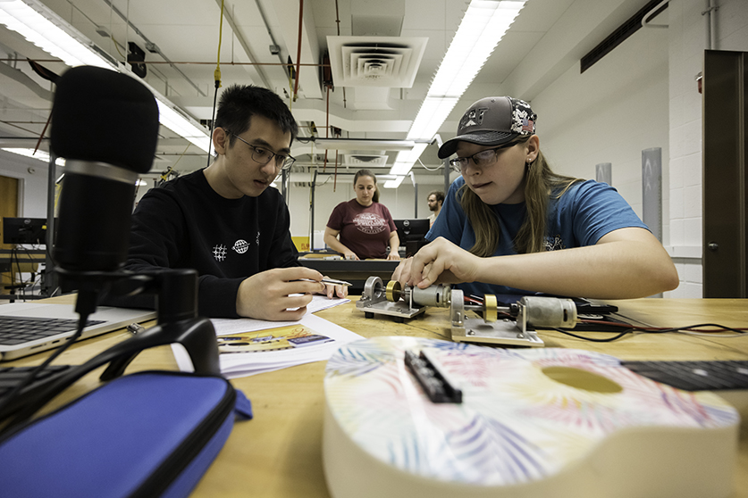Students examine the vibrational spectra of ball bearings to determine their damage during mechanical engineering professor Doug Kelley’s Music, vibrations, and frequency analysis lab, part of the course ME 240: Fundamentals of Instrumentation & Measurement.
