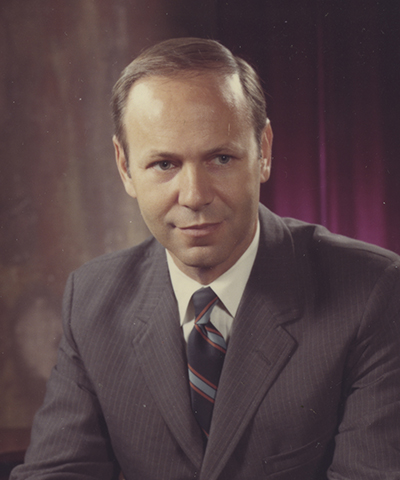 Headshot of Robert Loewy.