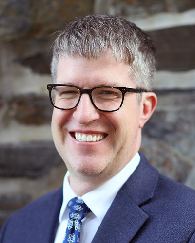 Headshot of Sam Thomas