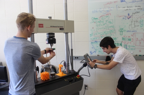 Students working in the lab.