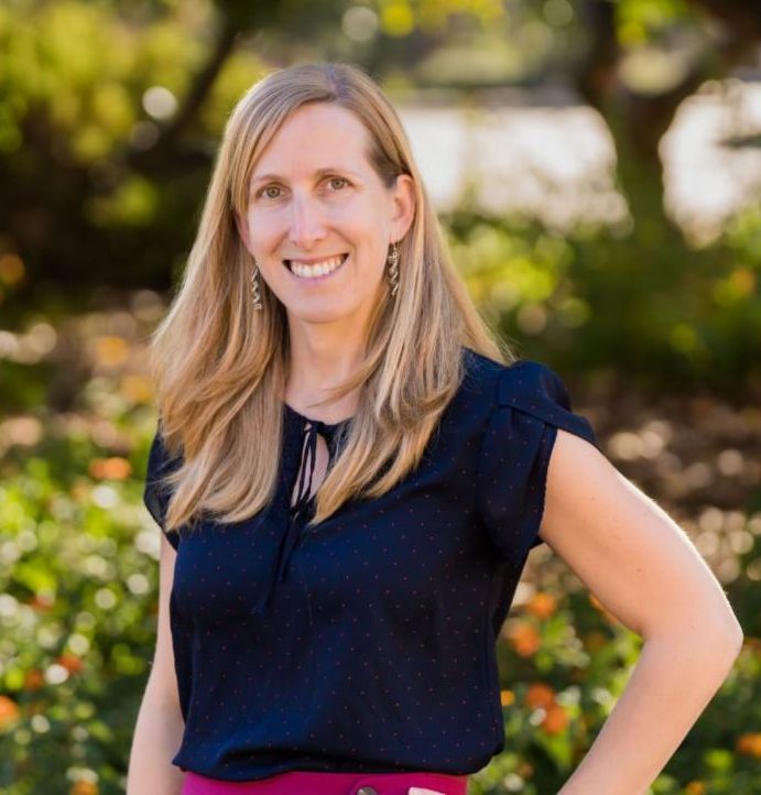 Headshot of Prof. Jennifer Dionne.