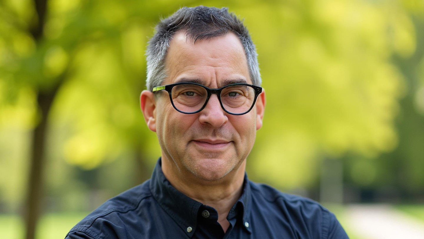 Headshot of Barry Silverstein