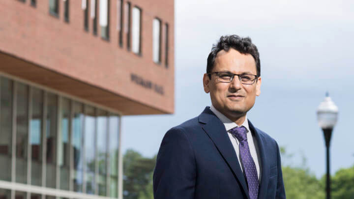 Headshot of Ehsan Hoque
